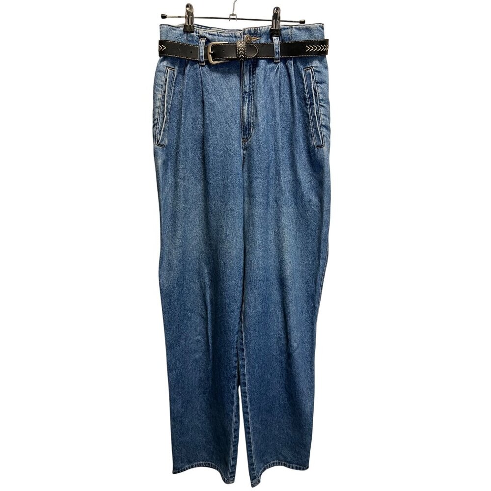 Vintage High-Waisted Blue Denim Tapered Jeans With Black Braided Belt